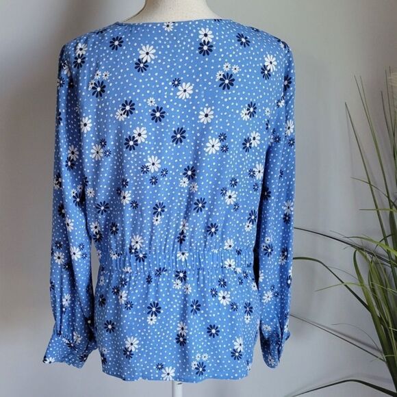 Talbots Petites Blue Flora Wrap Blouse Poet Sleeve V-Neck Flowers & Dots Size LP - Picture 13 of 16